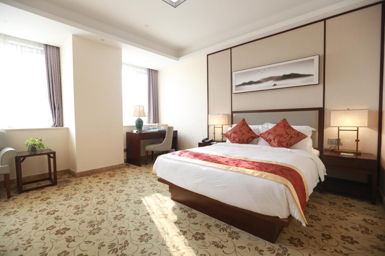 Готель Guangzhou Seaman Club Екстер'єр фото