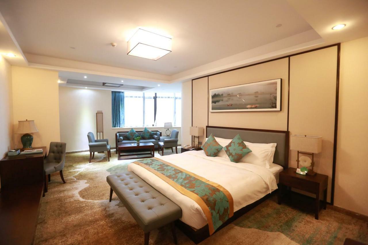 Готель Guangzhou Seaman Club Екстер'єр фото