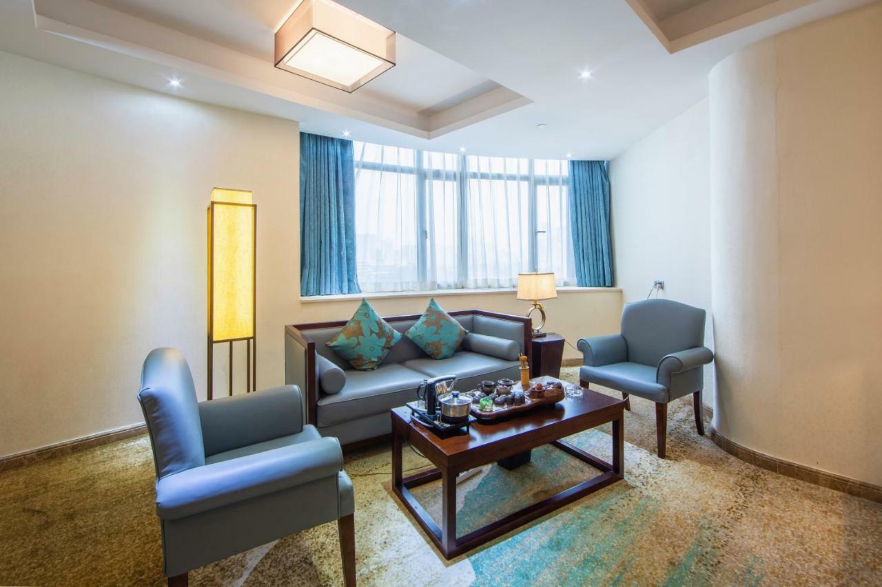 Готель Guangzhou Seaman Club Екстер'єр фото