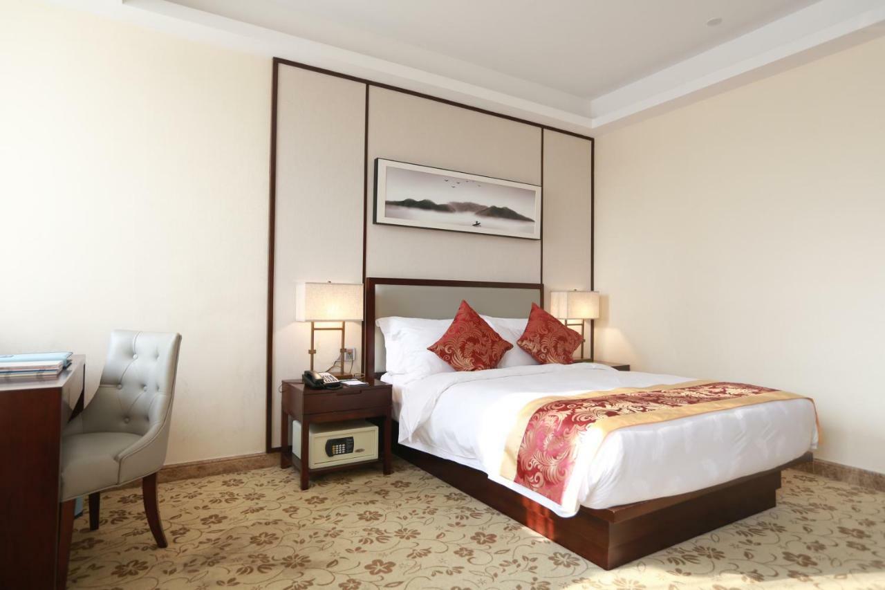 Готель Guangzhou Seaman Club Екстер'єр фото