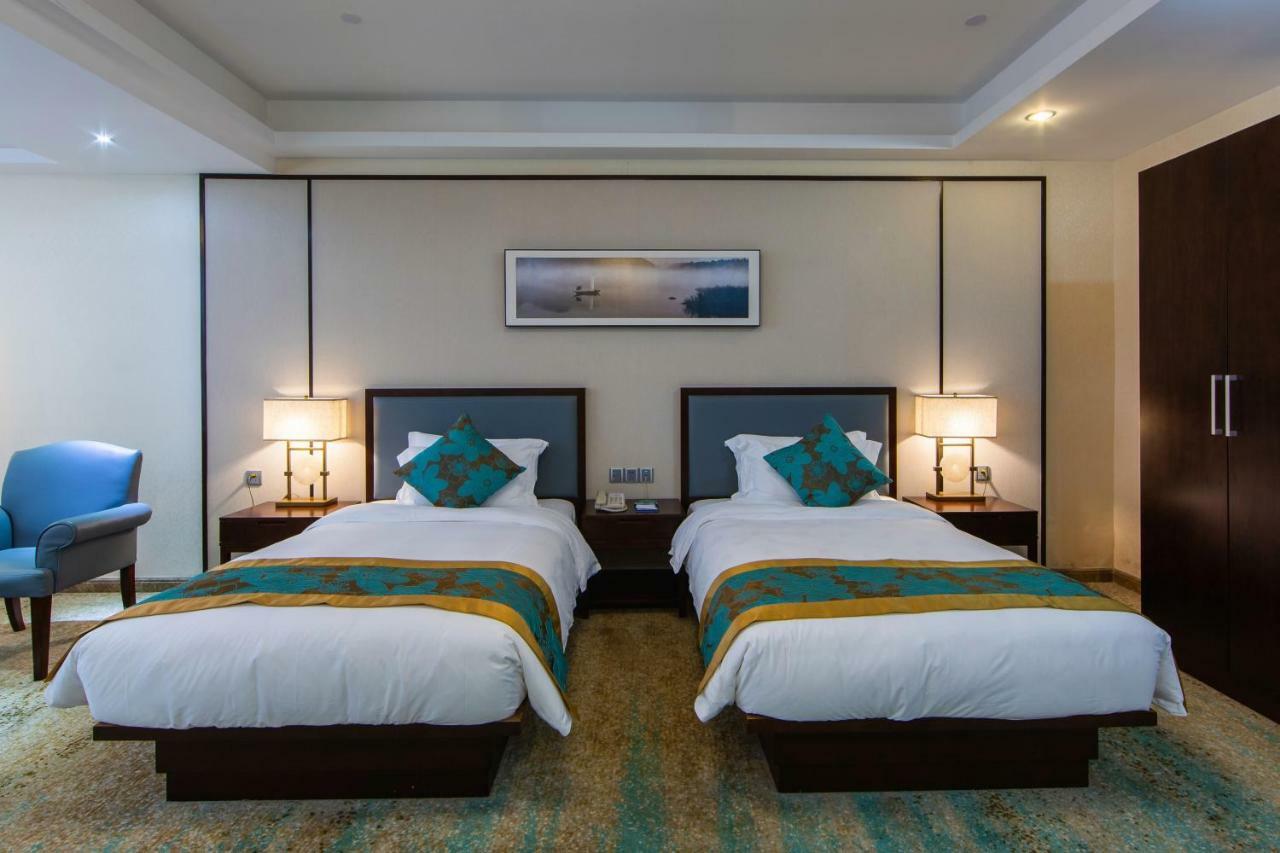 Готель Guangzhou Seaman Club Екстер'єр фото
